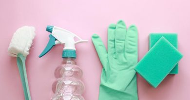 What are the cleaning materials and how should they be chosen